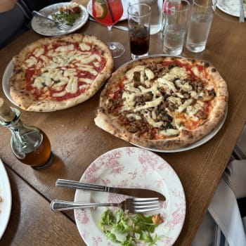 Forno Rosso Pizzeria Napoletana restaurant in Chicago