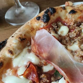 Forno Rosso Pizzeria Napoletana restaurant in Chicago