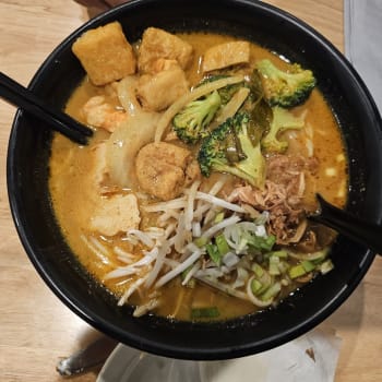 Alice & Friends' Vegan Kitchen