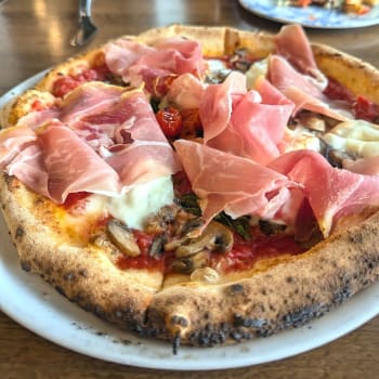 Forno Rosso Pizzeria Napoletana restaurant in Chicago